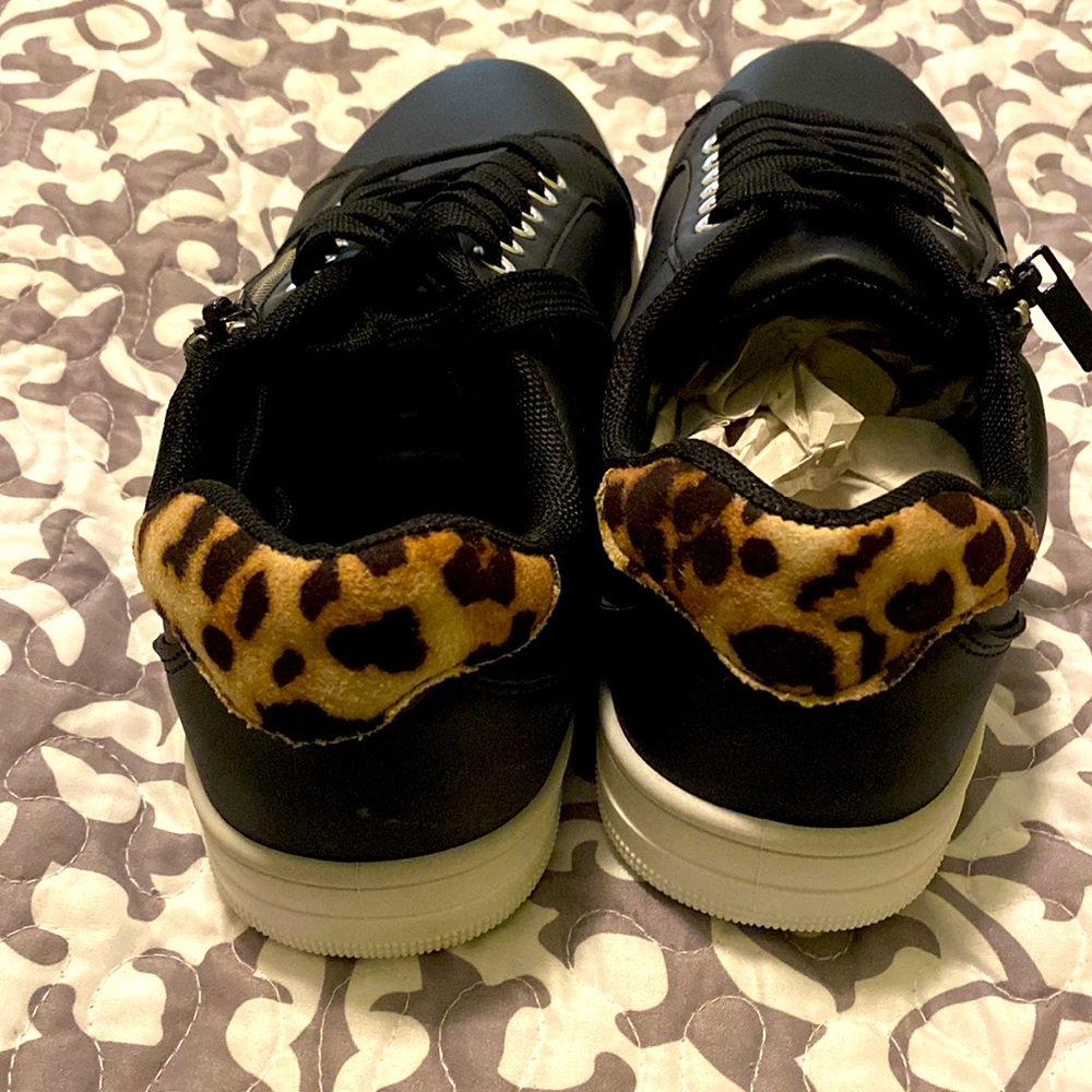 NWT Black sneakers with Leopard accent -Size 10